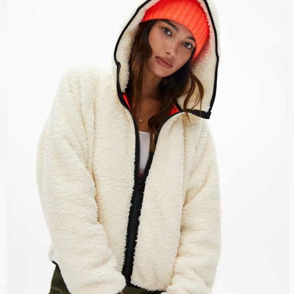 Tna Aritzia fleece zip up jacket - Picture 3 of 11